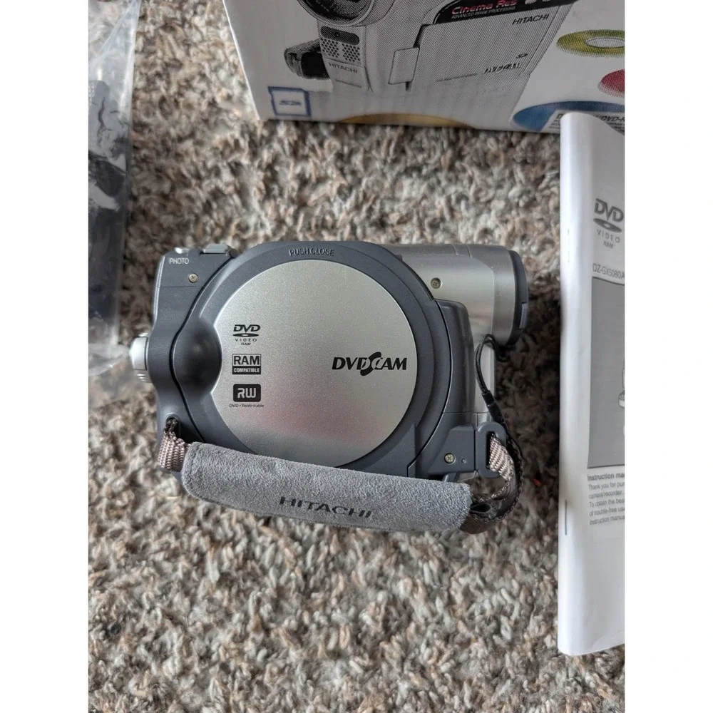Hitachi DZ-GX5020A DVD Camcorder with 30x Optical Zoom Bundle With Box